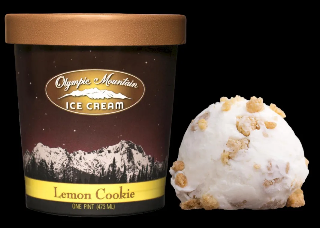 Lemon Cookie pint with a scoop