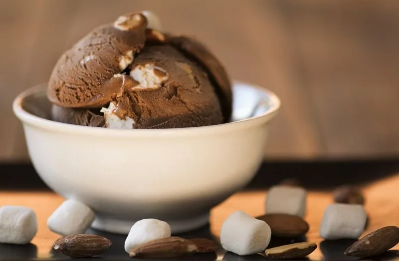 Rocky road ice cream with marshmallow and almonds